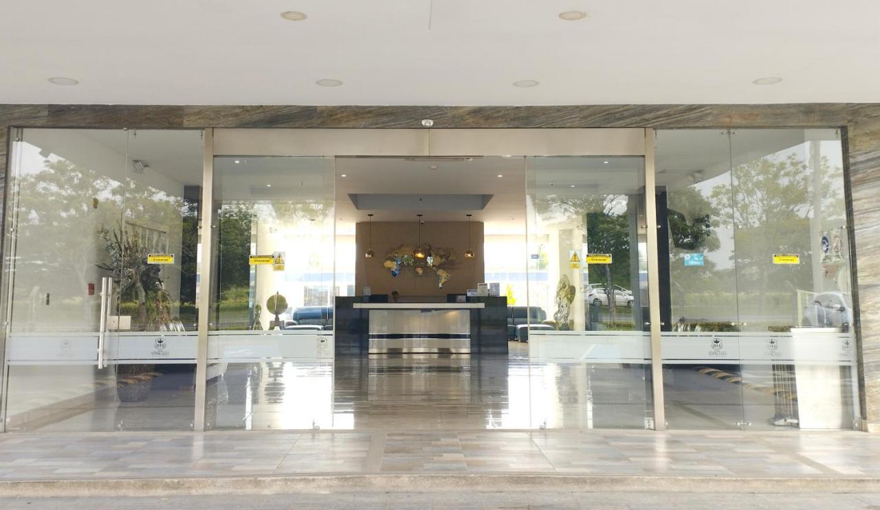 Hotel Royal Elim International San Antonio (Palmira) Exterior foto Entrance to the museum