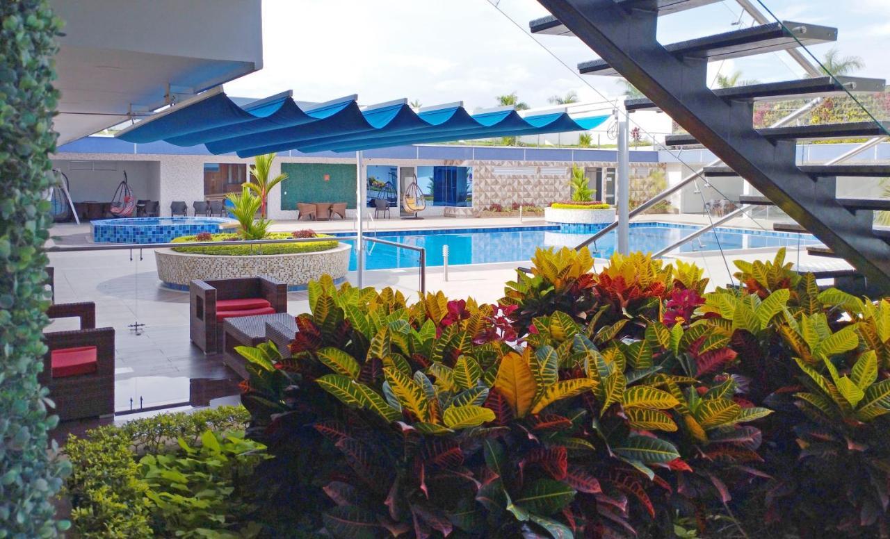 Hotel Royal Elim International San Antonio (Palmira) Exterior foto The pool at the hotel
