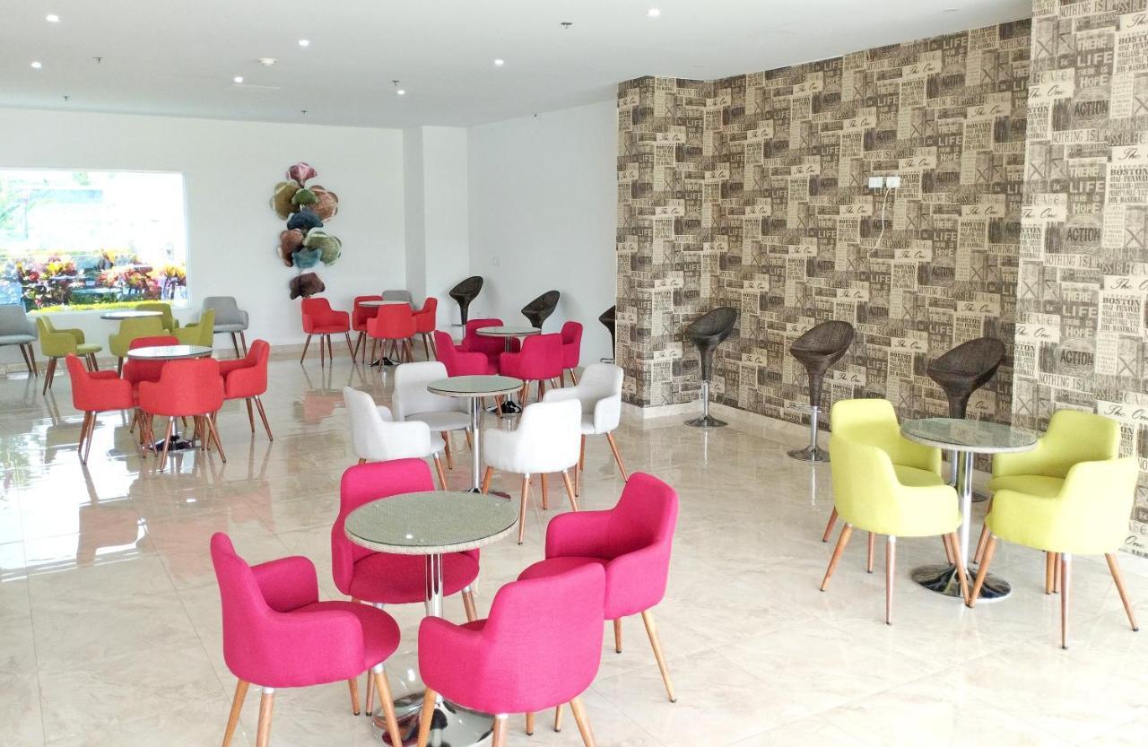 Hotel Royal Elim International San Antonio (Palmira) Exterior foto Interior of the new library